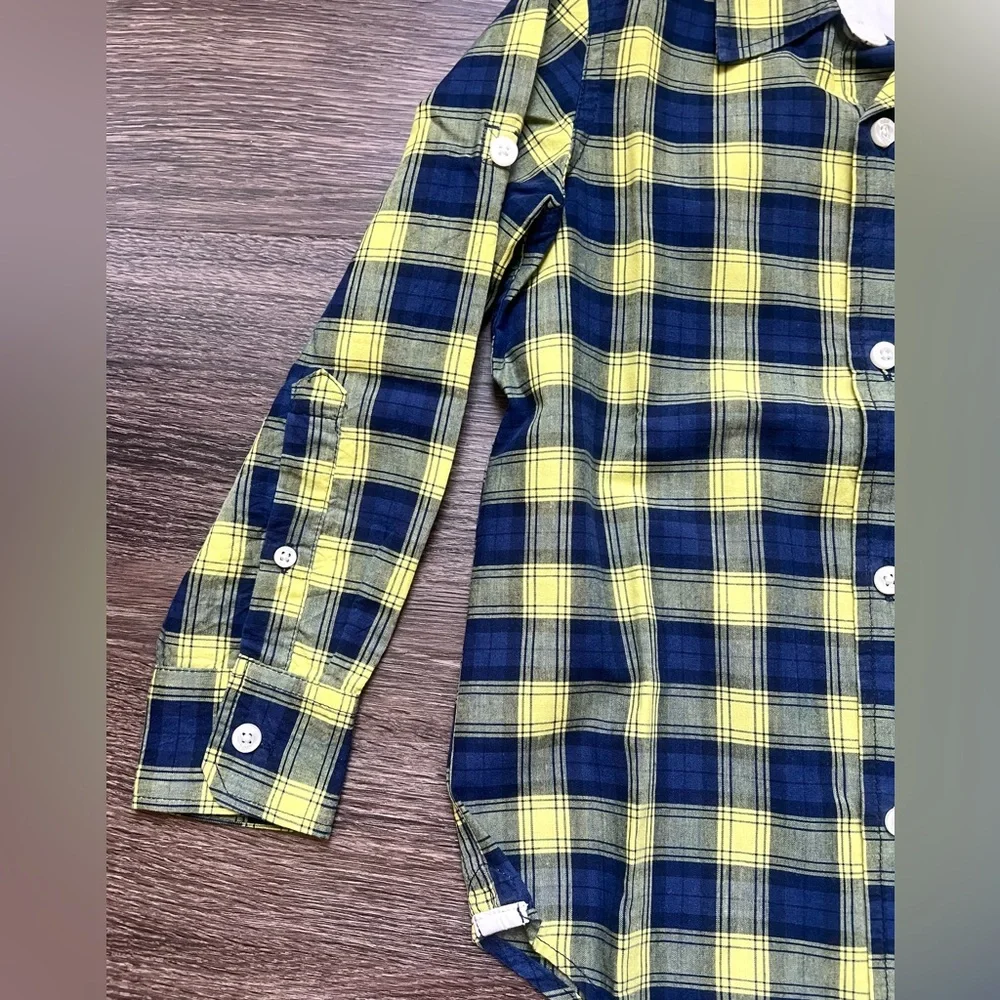 Gap kids boys Plaid button down shirt & tee bundle size XS (4/5)